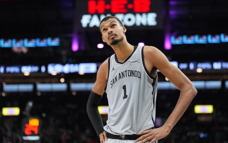 【深度解析】东契奇伤病背后的蝴蝶效应:从冠军拼图到重建困局的战略重构 体育新闻