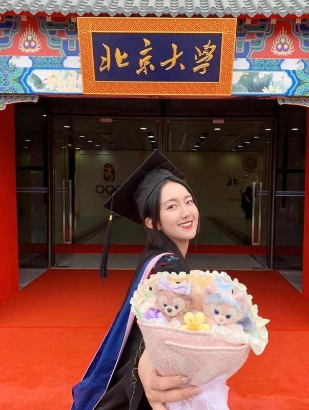 “北大毕业当短剧演员,疯了吗?”当事人回应:有心理落差但从不“玻璃心” 新闻