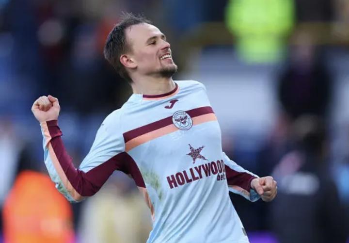 小蜜蜂进球功臣达姆斯高:主教练越来越自信了,他在不断进步 新闻