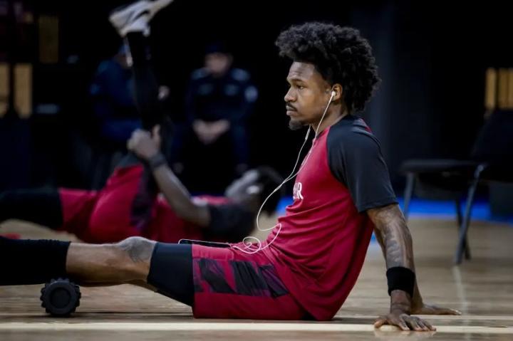  记者：上海和古德温保持联系，后者正在卡塔尔等待航班恢复 新闻 记者：上海和古德温保持联系，后者正在卡塔尔等待航班恢复 新闻