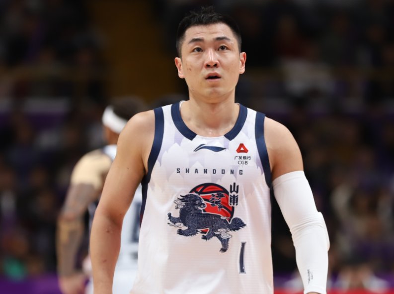 痛彻心扉的胜利之夜;郭艾伦倒下,徐昕崛起,广州泪中带笑终结连败。 体育新闻 痛彻心扉的胜利之夜;郭艾伦倒下,徐昕崛起,广州泪中带笑终结连败。 体育新闻