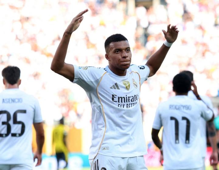  姆巴佩膝盖传来好消息；专家直言不严重，球迷终于松口气。 娱乐新闻