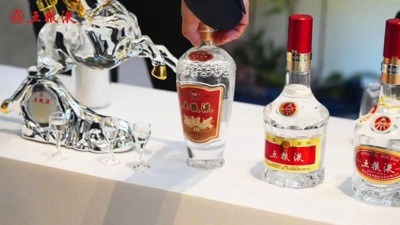  春节旺销奠基；玫瑰婚典续航，五粮液和美文化点亮消费新活力。 股票财经 春节旺销奠基；玫瑰婚典续航，五粮液和美文化点亮消费新活力。 股票财经