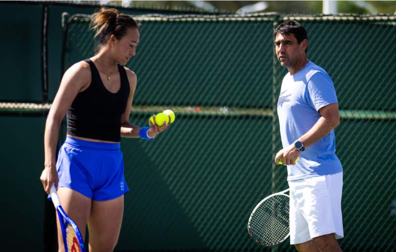  郑钦文澄清教练传闻：里巴仅暂时休整，巴格达蒂斯加入带来新变化 体育新闻 郑钦文澄清教练传闻：里巴仅暂时休整，巴格达蒂斯加入带来新变化 体育新闻