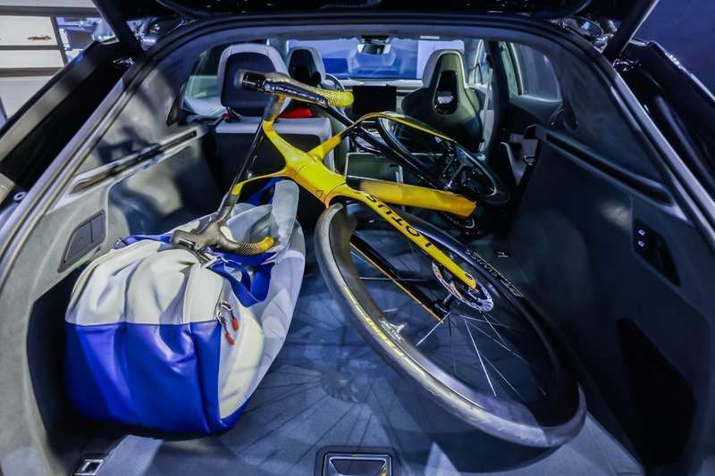  莲花For Me预售启动，超跑SUV开启家庭锋芒之旅。 汽车科技