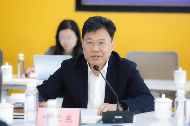  上海建工孵化基地迎来调研；刘千伟充分肯定成绩；未来创新路径清晰。 IT技术