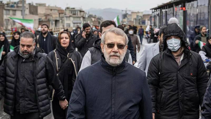 炮火下的德黑兰游行;伊朗领导集体走上街头,传递坚定信号。 新闻 炮火下的德黑兰游行;伊朗领导集体走上街头,传递坚定信号。 新闻