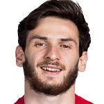  克瓦拉茨赫利亚谈欧冠之旅；巴黎圣日耳曼展现团队韧性。 体育新闻