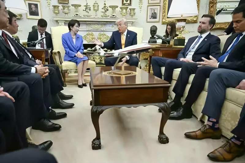  外交场上的奉承艺术；高市早苗访美展现极致技巧。 新闻 外交场上的奉承艺术；高市早苗访美展现极致技巧。 新闻 外交场上的奉承艺术；高市早苗访美展现极致技巧。 新闻