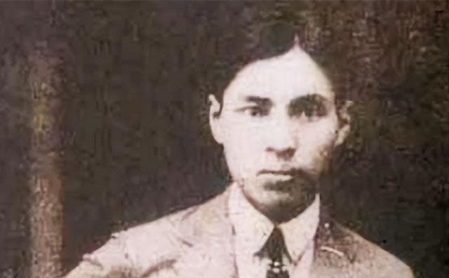  数据复盘：从临终呼唤看烈士后代与革命前辈的深层连接 新闻 数据复盘：从临终呼唤看烈士后代与革命前辈的深层连接 新闻