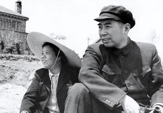  数据复盘：从临终呼唤看烈士后代与革命前辈的深层连接 新闻 数据复盘：从临终呼唤看烈士后代与革命前辈的深层连接 新闻