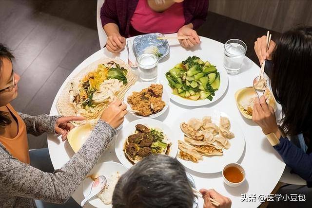  血糖波动背后的代谢机制：瑞金医院临床研究揭示限时进食干预潜力 健康养生