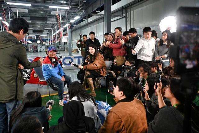  一句“一个子儿都没有”引发的误读，藏着对中国制造的深层误解 新闻