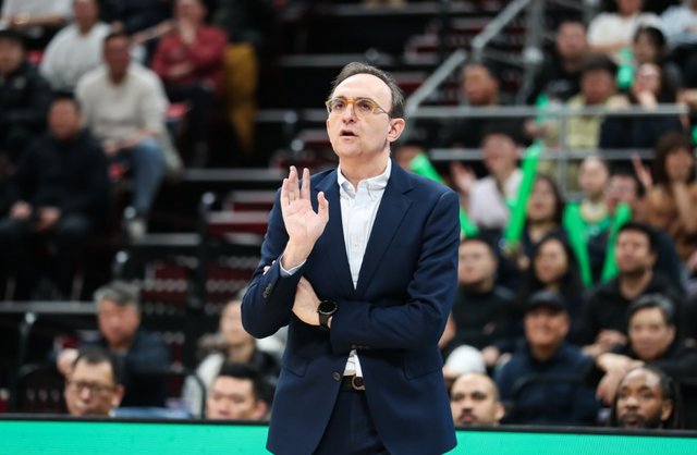  辽宁男篮大胜背后的战术重构：杰登勒迪首秀释放三大战略信号 体育新闻