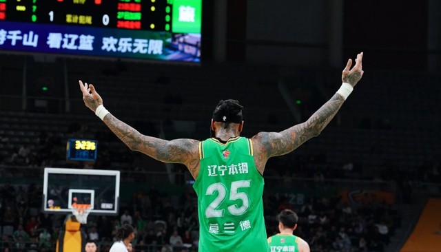  辽宁男篮大胜背后的战术重构：杰登勒迪首秀释放三大战略信号 体育新闻