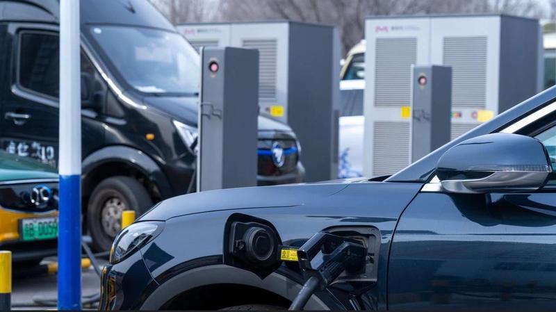  磷酸铁锂产能竞赛新变量：龙蟠科技20亿押注高压实产品背后的技术博弈 新闻