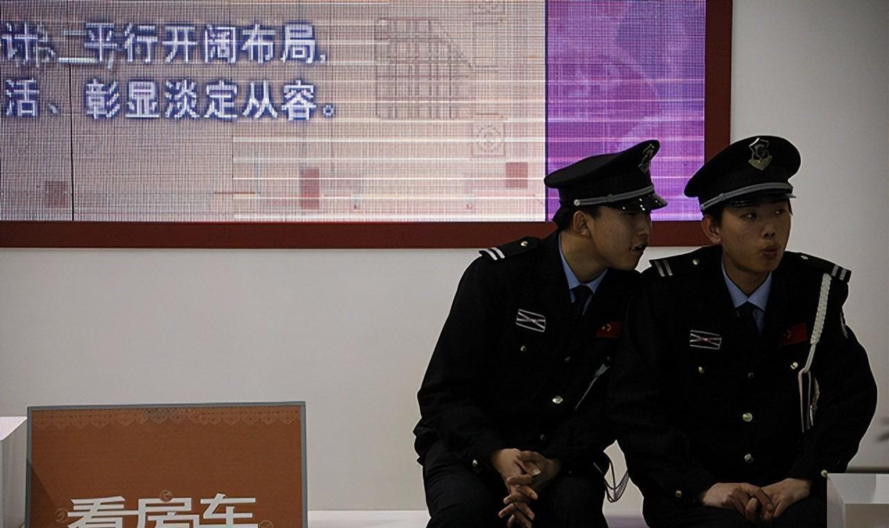  从退伍兵到工厂保安：16年职场停滞与战友重逢如何撬动人生转折点 情感心理
